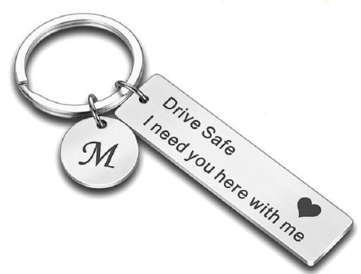 KEYRING DRIVE SAFE ИНИЦИАЛ БУКВА ГРАВЕР ДВУСТОРОННИЙ