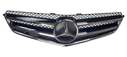A2048801083 - MERCEDES C-CLASS W204 C63 Решетка радиатора AMG