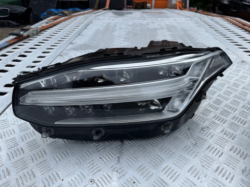 light front Reflektor front left Volvo XC90 II LIFT FULL LED 32228296