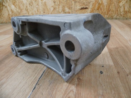 Nissan Leaf II ZE1 holder holder engine mount 11232-3NF0A