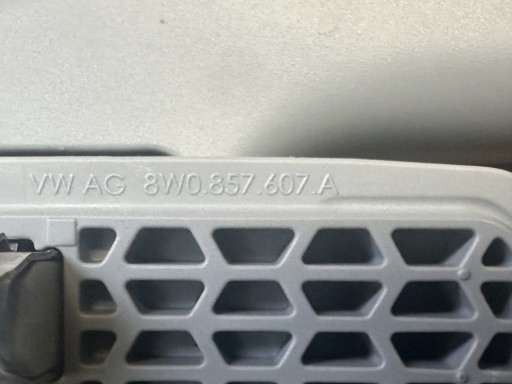 AUDI A4 A5 8W B9 ručka střechy levá záď 8W0857607A