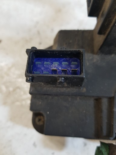 lock door CENTRALNY right front OPEL COMBO C 13154792