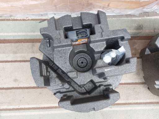 boot floor well polystirene ucho Nissan MICRA K14 849755FA0A