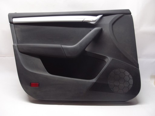 5E1867011 - ОБИВКА БЕКОНА БАГАЖНИКА ЛЕВАЯ ПЕРЕДНЯЯ OCTAVIA III