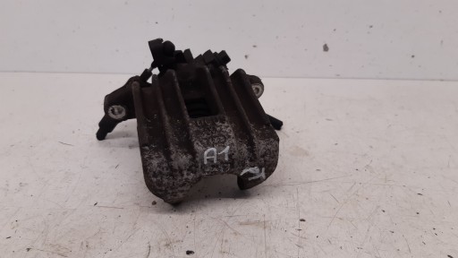 třmen pravý záď AUDI A1