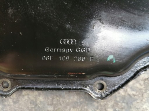 Abdeckung Blende Abdeckung des Zahnrads rechts AUDI A6 C6 2.4 V6