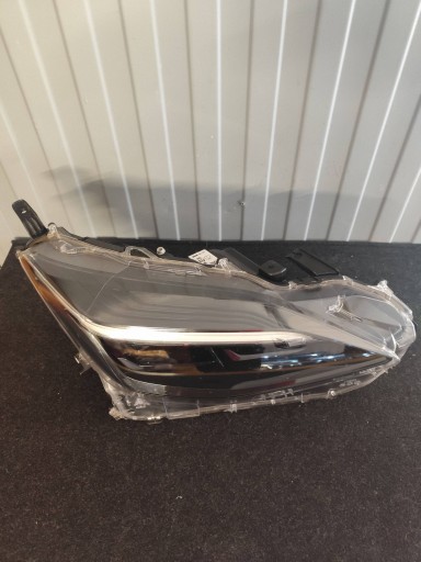 TOYOTA YARIS CROSS light front right FULL LED 0D-312 dismantling