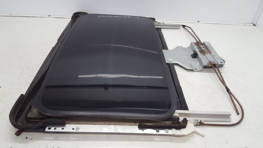 střešní okno Mitsubishi Outlander a
