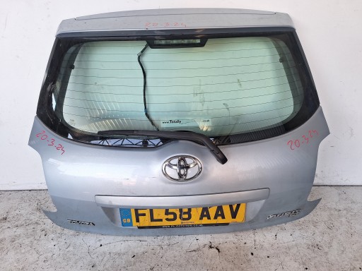 TOYOTA AURIS and HB 06-09 boot door