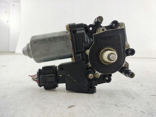 motorić prozora desni prednji dio AUDI A4 B5 114184101