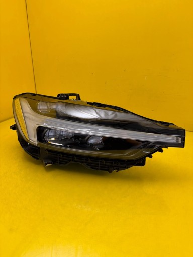 light right Volvo XC60 II Lift 2022-2026 Full Led 32342507
