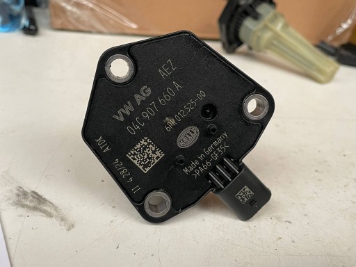 sensore Livello olio AUDI Q2 - 04C907660A @M