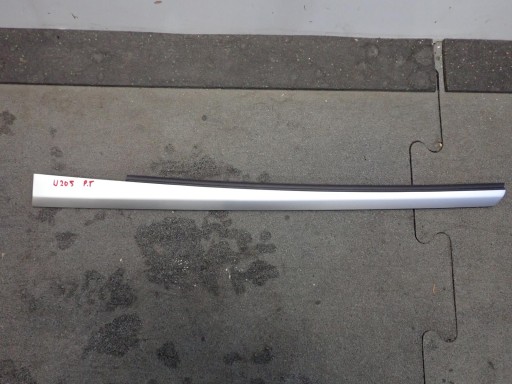 A2056703001 - Правое заднее стекло MERCEDES C-Class W205 CABRI