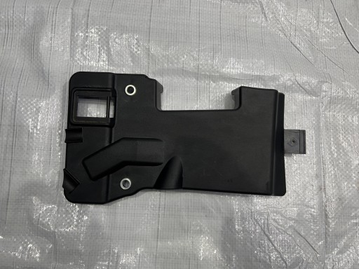 VOLVO XC60 II B4 крышка аккумулятора 31652061