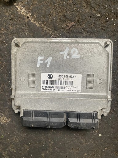 Контроллер двигателя škoda fabia 1 1.2 03d 906 032 a 03d906032a