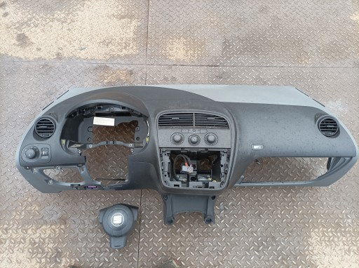 СИДЕНЬЕ ALTEA ПРИБОРНАЯ ПАНЕЛЬ 5P0857067