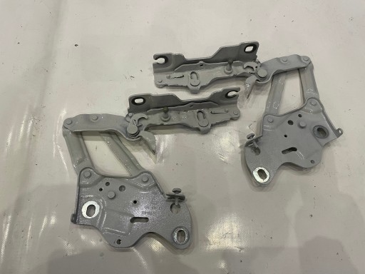 BMW X5 G05 петля капота левая 7418201