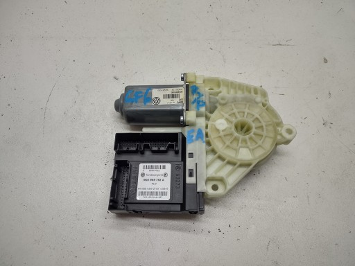 5K0959702E 5K1 - Мотор склопідйомника 5k0959792a tiguan 5n octavia leon ii правий перед європа