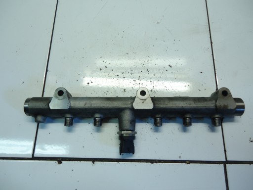 HYUNDAI H1 2.5CRDI 2010 D4CB Kraftstoffverteiler Einspritzleiste 0445214198 Sensor 0281002863