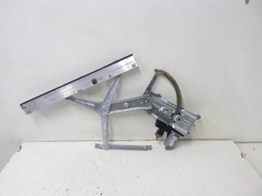 mechanism of the window front right Opel Zafira B 06r.