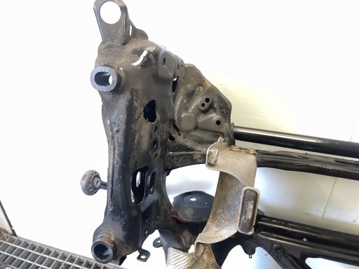 AUDI A6 C7 11-18 A7 axle beam front subframe of the engine axle beam TRAWERSA original