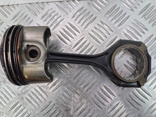 piston with connecting rod Mercedes C280 W204 0821RA 272.947