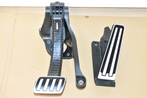 IDEALNY PEDAL Bremse und Gas PORSCHE 992 1