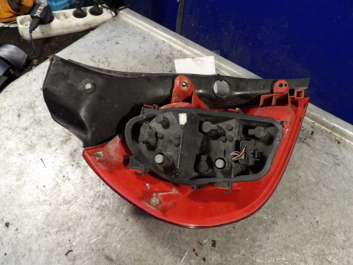 Renault Clio III Licht hinten rechts HB 5D