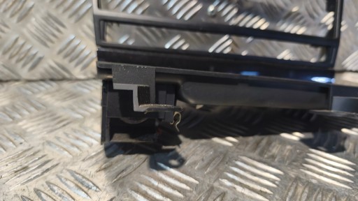 rám ZAPALNICZKA KOKPITU středního BMW E39 2002r 51.16-8159694