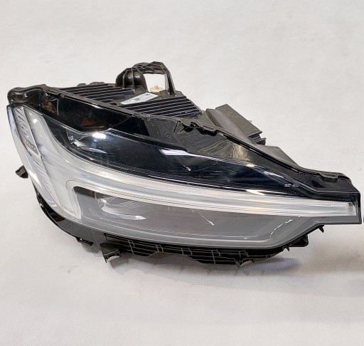 Лампа правая Volvo XC60 полностью светодиодная 32337383