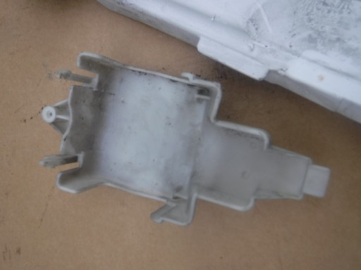 mercedes w124 cover of a lock front rear part