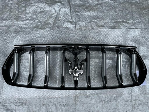 670151261 - Решітка MASERATI LEVANTE SPORT LUSSO