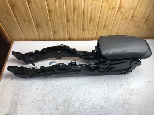 Armlehne TUNEL mitte FORD MONDEO MK5