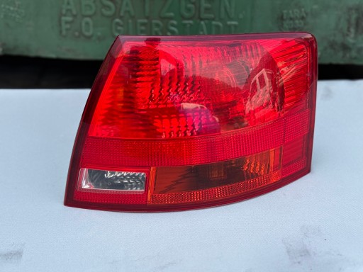 AUDI A4 B7 KOMBI 04R- light left rear part left rear 8E9945096E