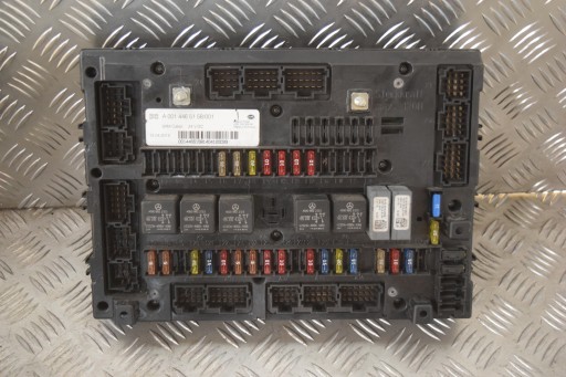 A0014465158/001 - ЩИТКА ЗАПОБІЖНИКІВ КАБІНА MERCEDES ACTROS MP4