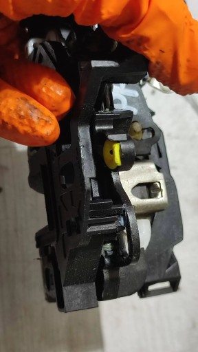Dacia Logan II 2019r front side right lock door