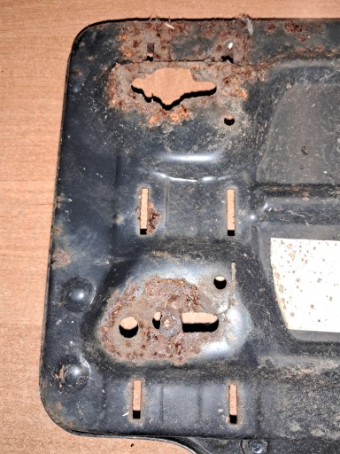 Abdeckung, Hutablage unter AKUMULATOR MERCEDES 107 1076200818