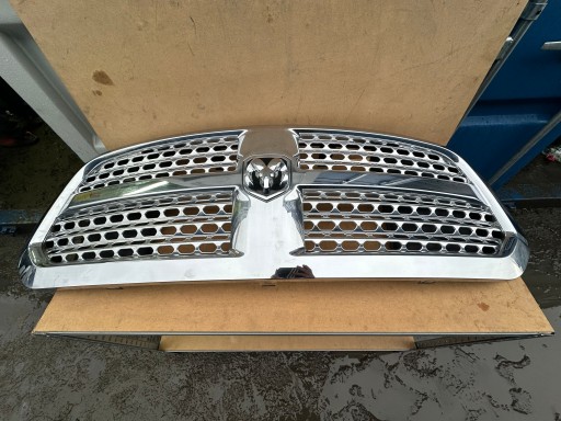 Dodge RAM IV 1500 Манекен-гриль Ларами