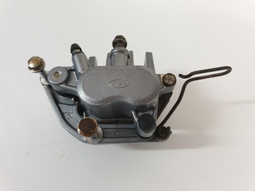 Daelim VT 125 Evolution передній затиск