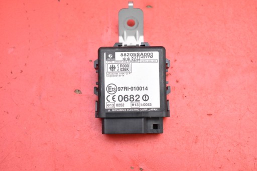 control unit module IMMO 88205SA000 SUBARU FORESTER 2 II 2.0 B 125 KM 4X4 02-05