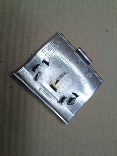 towing hook cap w zderzaku przednim Mercedes-Benz GLC C254 2548857800