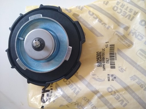 КРИШКА ПАЛИВНОГО БАКА CASE NEW HOLLAND 85825392