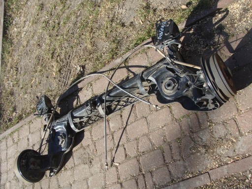 2021 555015332r - Луч задней подвески dacia duster ii 1.5 bluedci 2021.