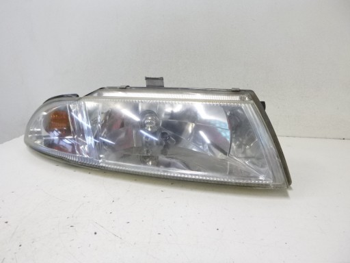 Licht vorne Mitsubishi Carisma Lift 2001r.