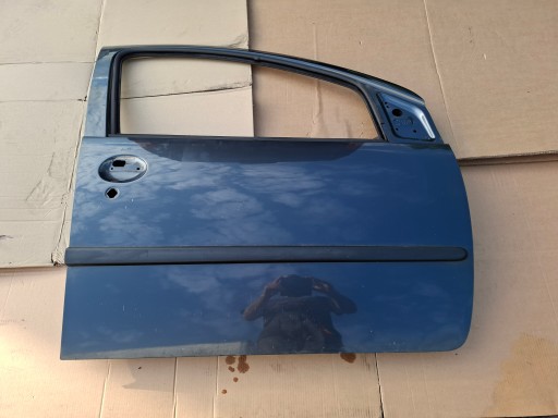 Citroen c1 peugeot 107 toyota aygo i 5d 05-14 праві передні двері