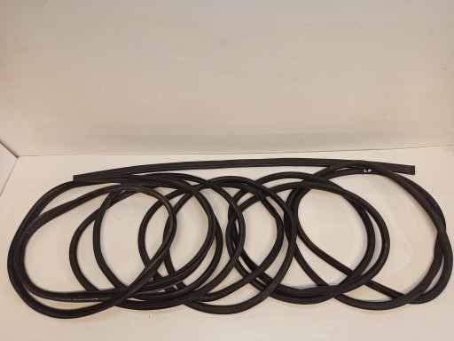 Прокладка крышки багажника W247 A2477402100