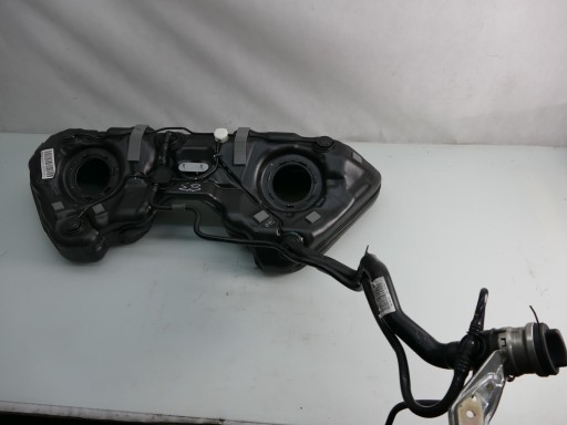 2044704001 - MERCEDES C W204 1.8 CGI топливный бак бак наполнитель