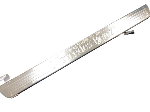 A0009054111 A0009020848 - Mercedes cla c118 накладка на пороги з підсвічуванням a1186807500