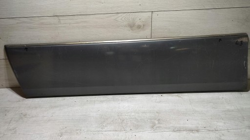 moulding door left front Mercedes w124