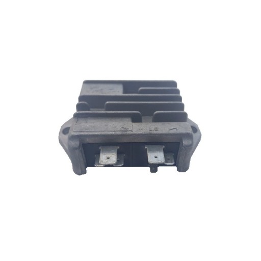 0138 - РЕГУЛЯТОР НАПРЯЖЕНИЯ MICROCAR VIRGO БЕНЗИН